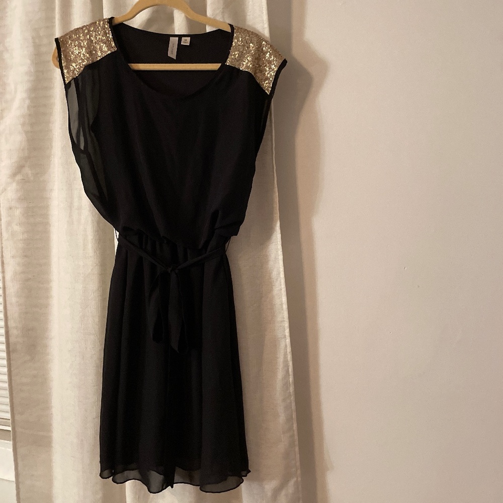 Short sleeve dress